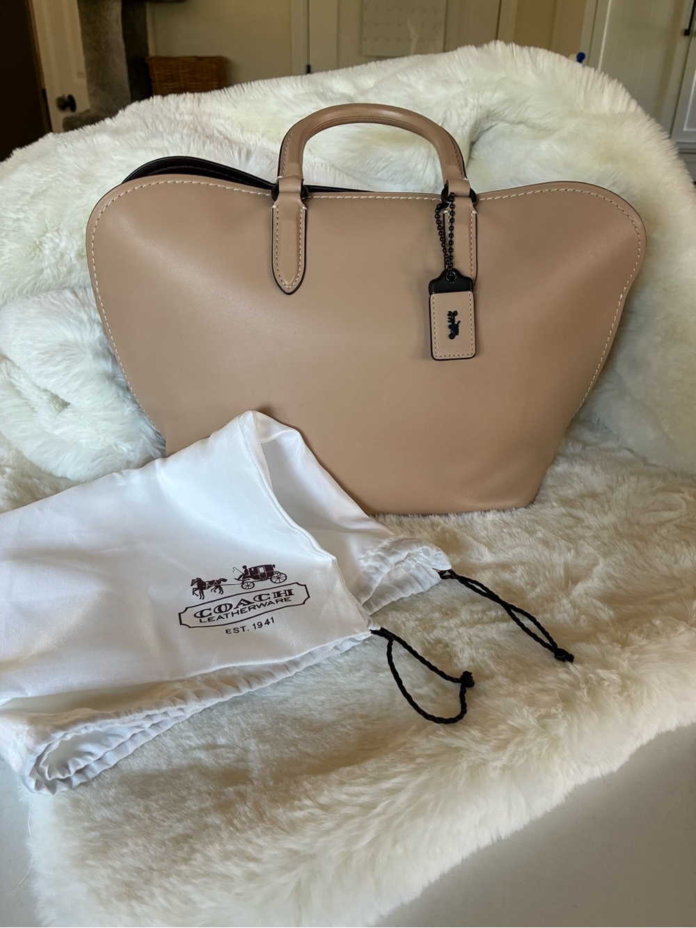 🤎COACH 1941 Dakotah 95132 SAND BEIGE LEATHER SATCHEL🤎
‼️AUTHENTIC‼️ - Picture 1 of 8